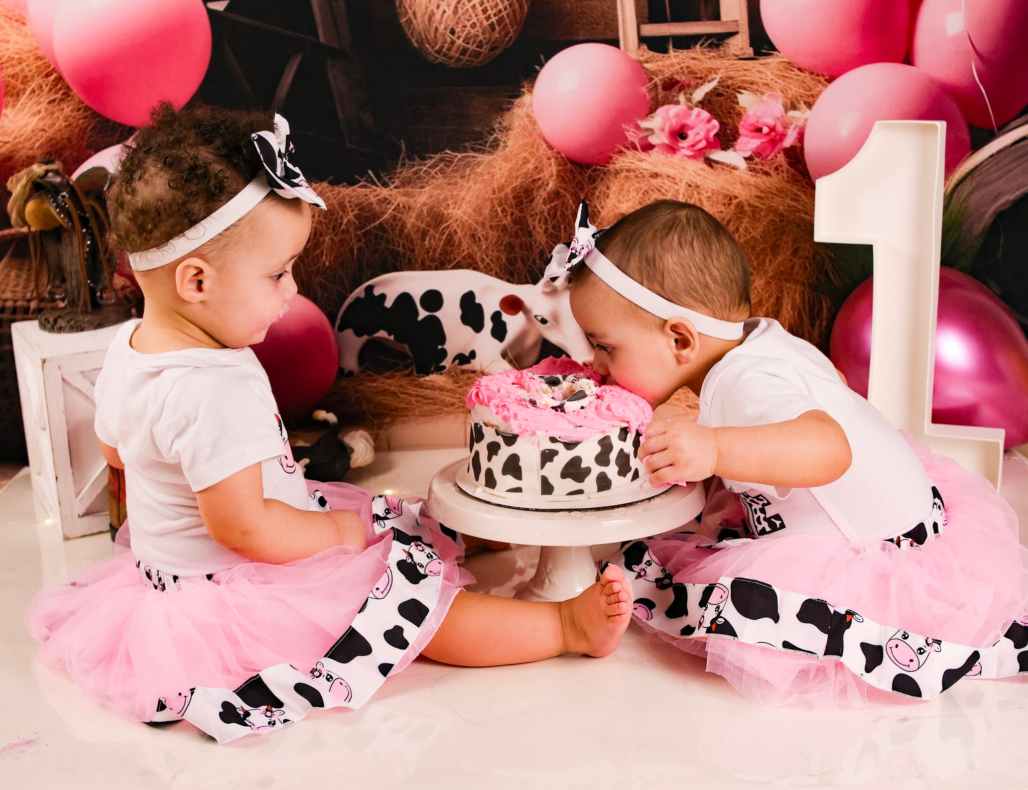 Cowgirl Backdrop Ideas Rustic Barn Pink Balloons Children Backdrops MRR9-87