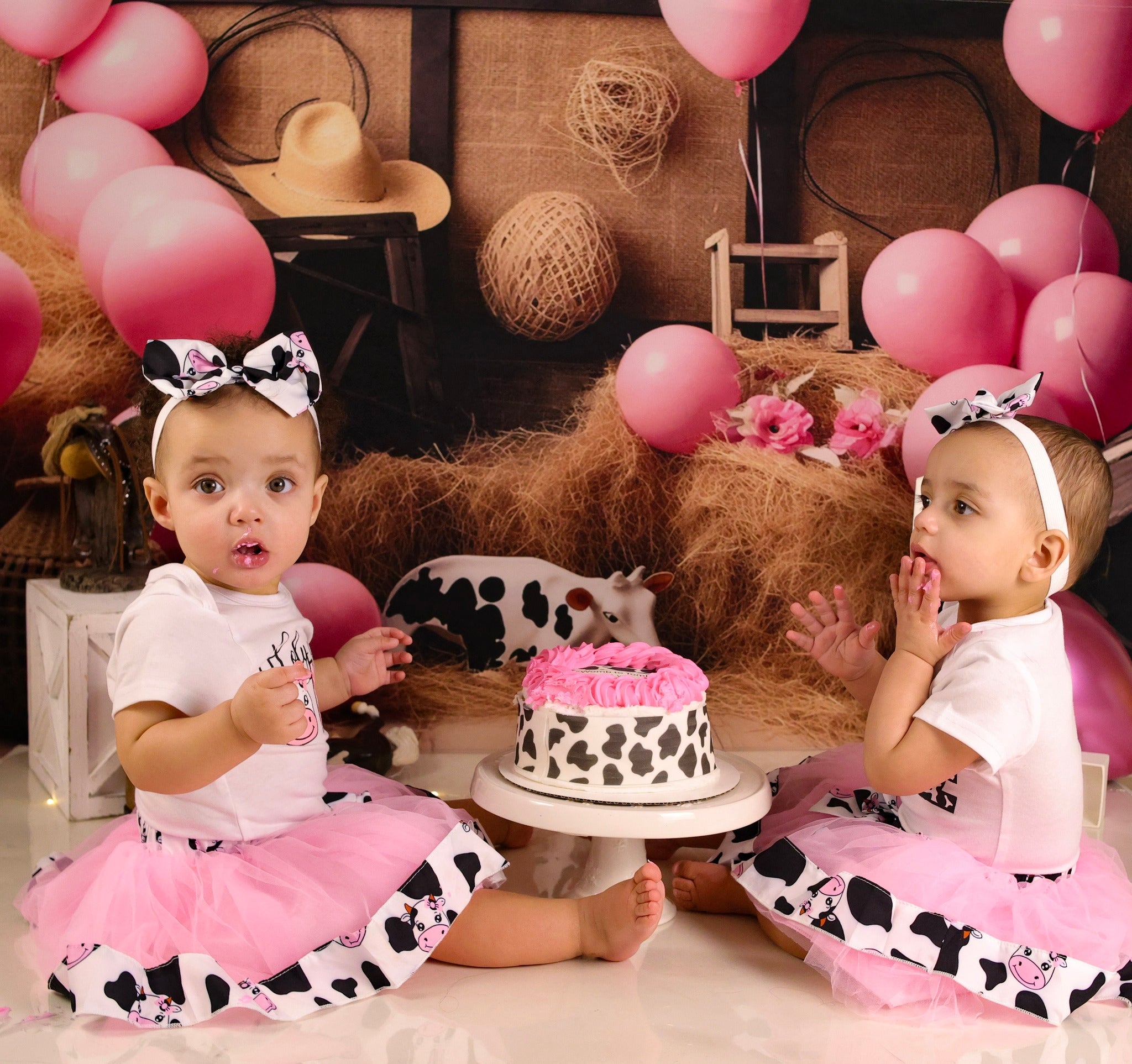 Cowgirl Backdrop Ideas Rustic Barn Pink Balloons Children Backdrops MRR9-87