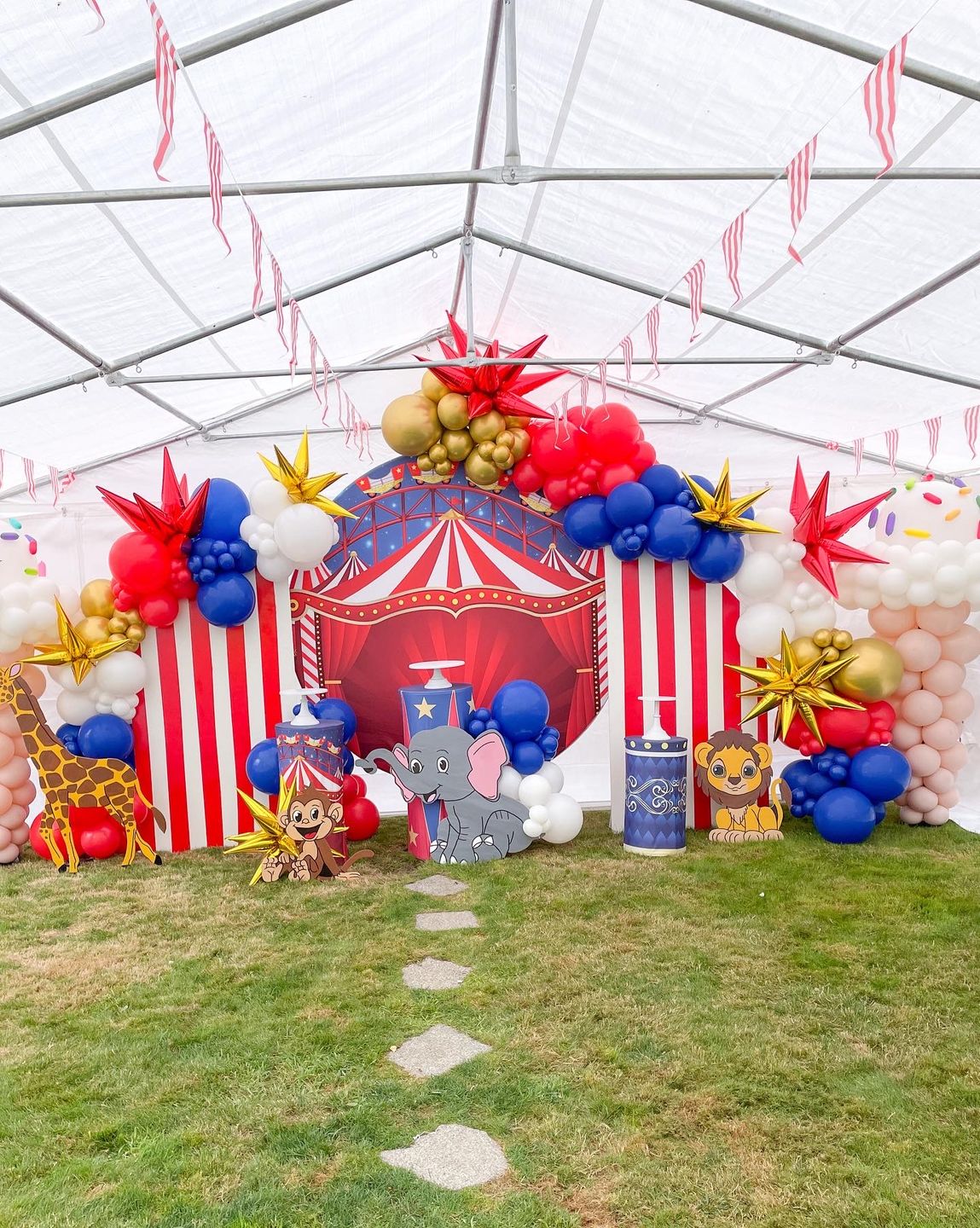 Custom Chiara Arch Backdrop with Round Backdrop Kit