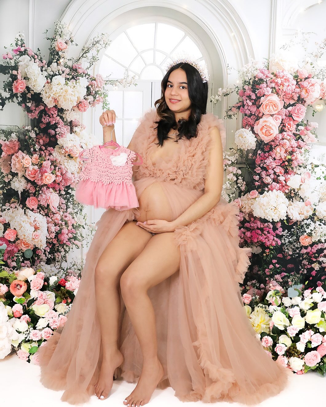 Mother's Day Backdrop Ideas Vibrant Flower White Arch Backdrop GQ2-163