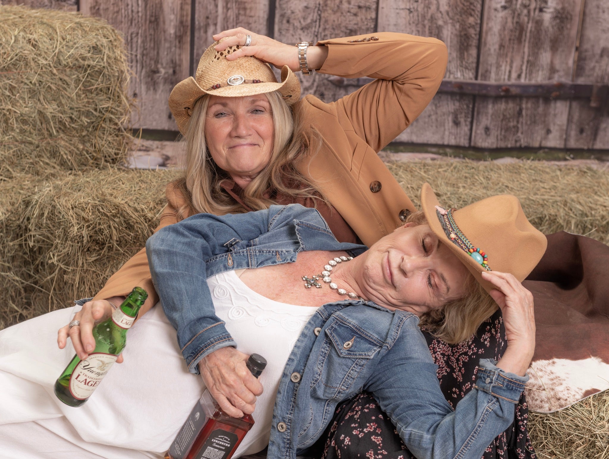 Old Weathered Wooden Barn Door Backdrop for Photo GC-93