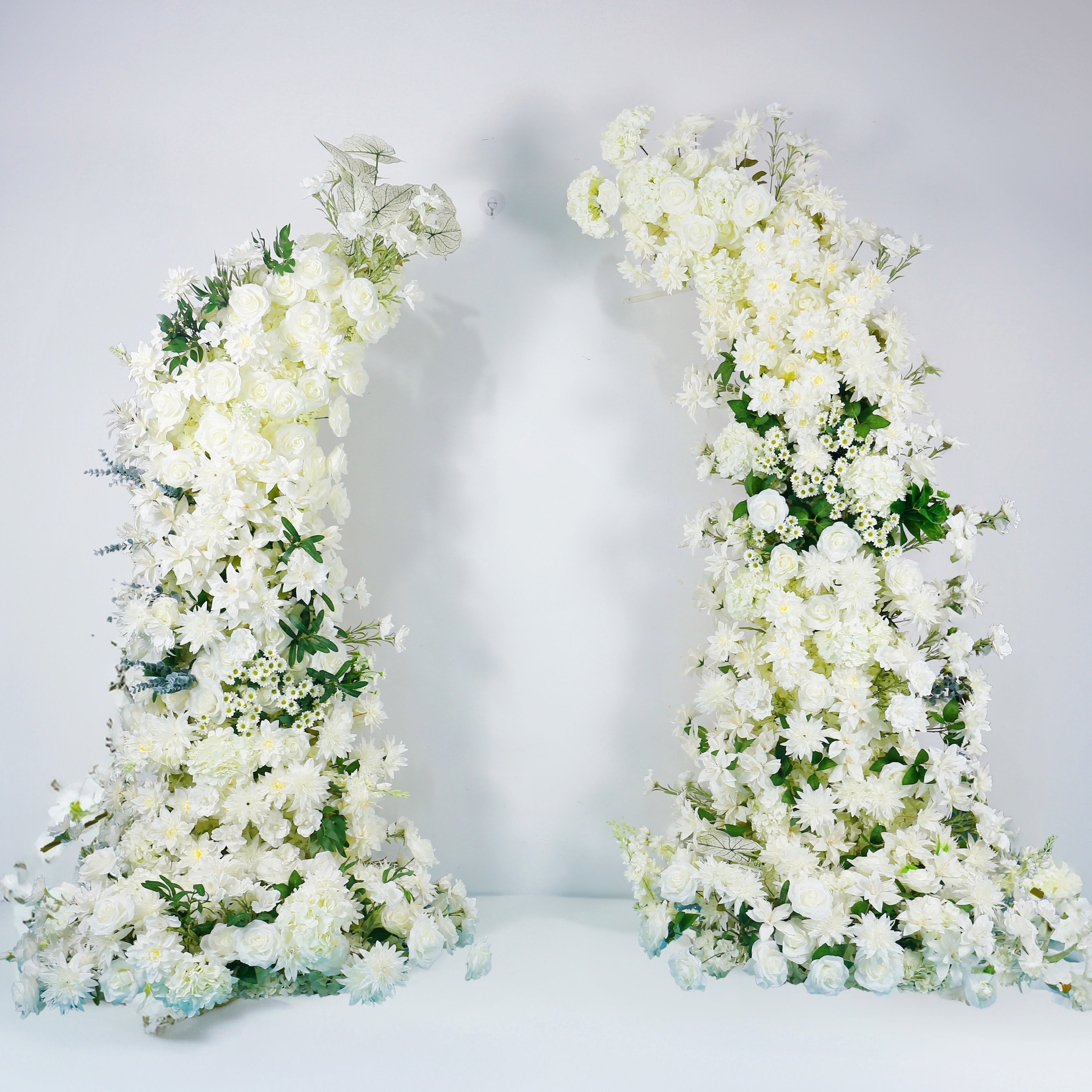 White Flowers Mixed with Greenery Horn-Shaped Flower Wall Party Decor ACAW-010