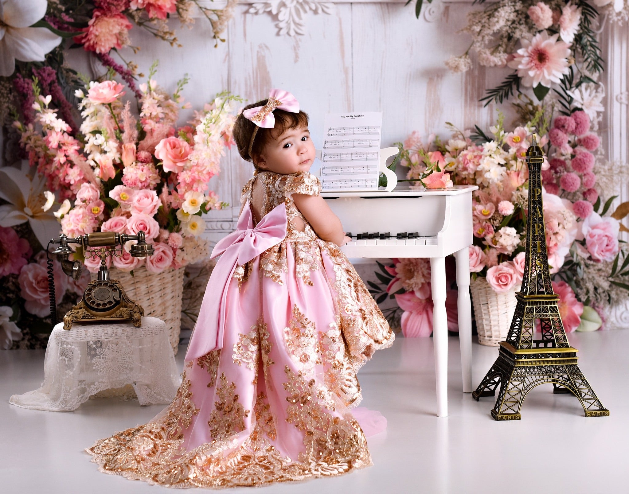 Vintage Backdrop Classic Frame Flower Garland Vintage Wall Backdrop MRR9-19