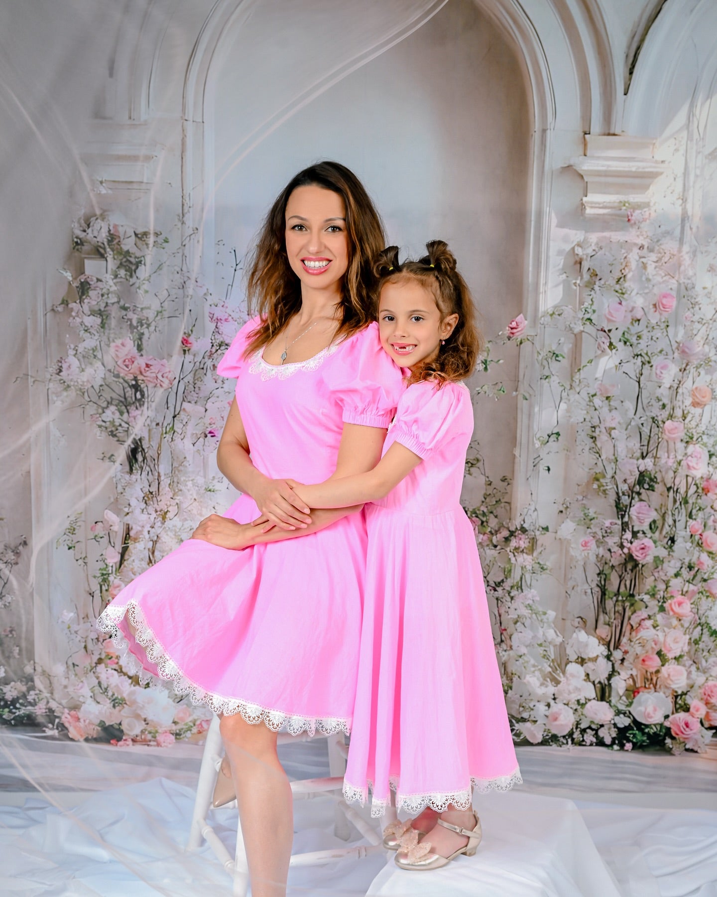 Mothers Day Backdrop Blooming Pink Roses Archway Backdrop GQ2-183