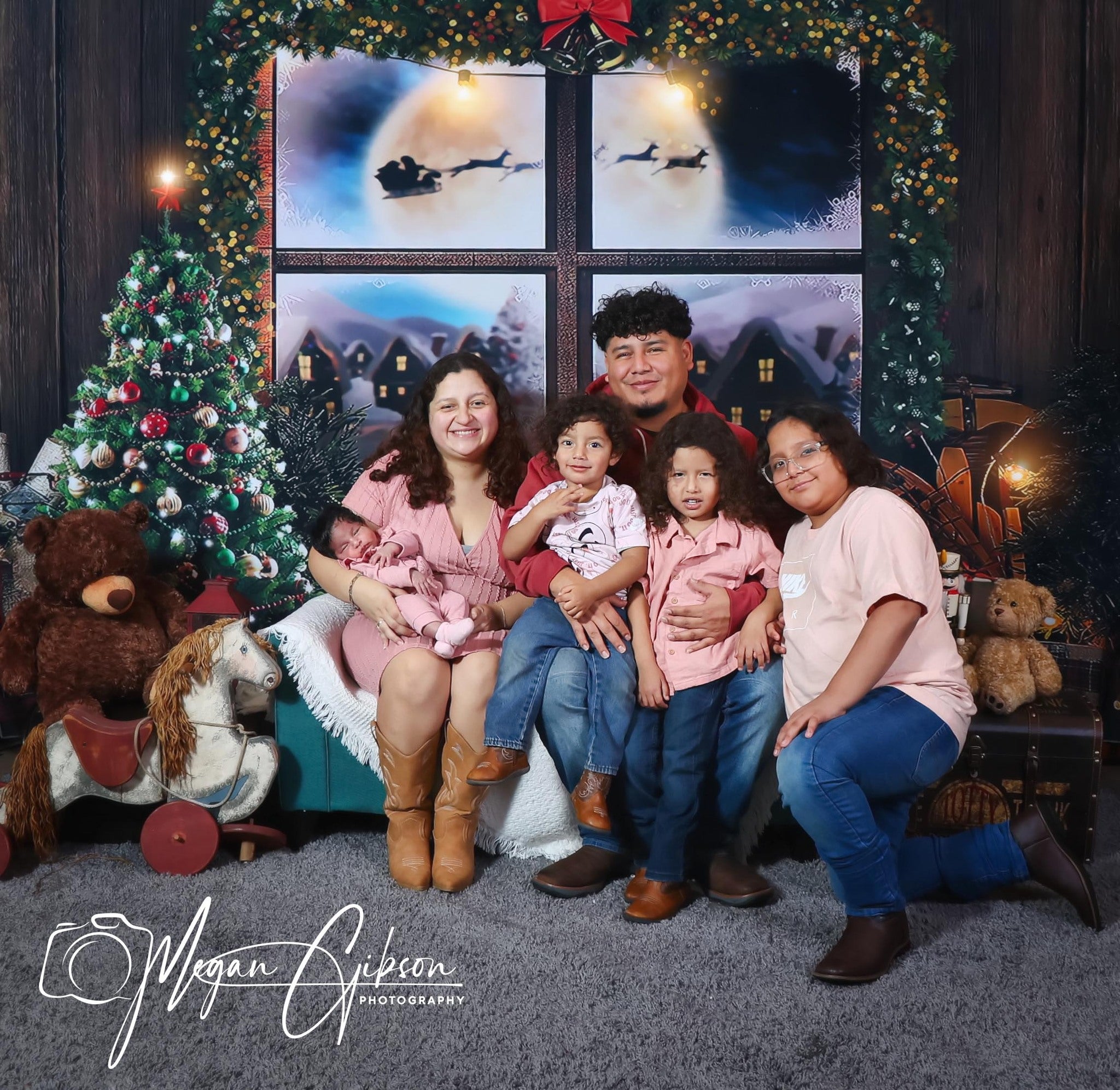Christmas Tree Backdrop Decorated With Gifts Wooden House G-1439