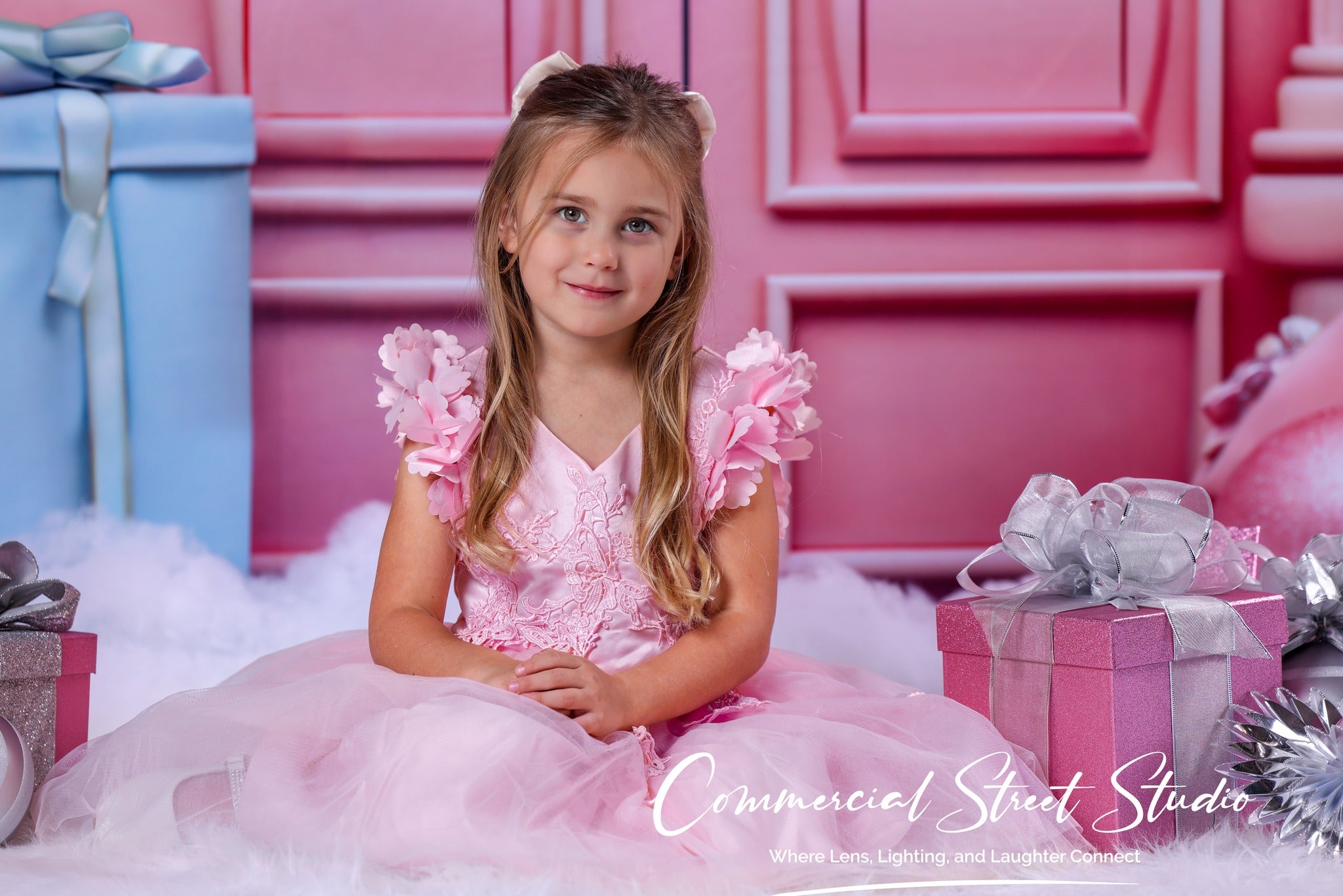 Pink Christmas Backdrop Pink Door Bow Garland Christmas Backdrop MRR9-70