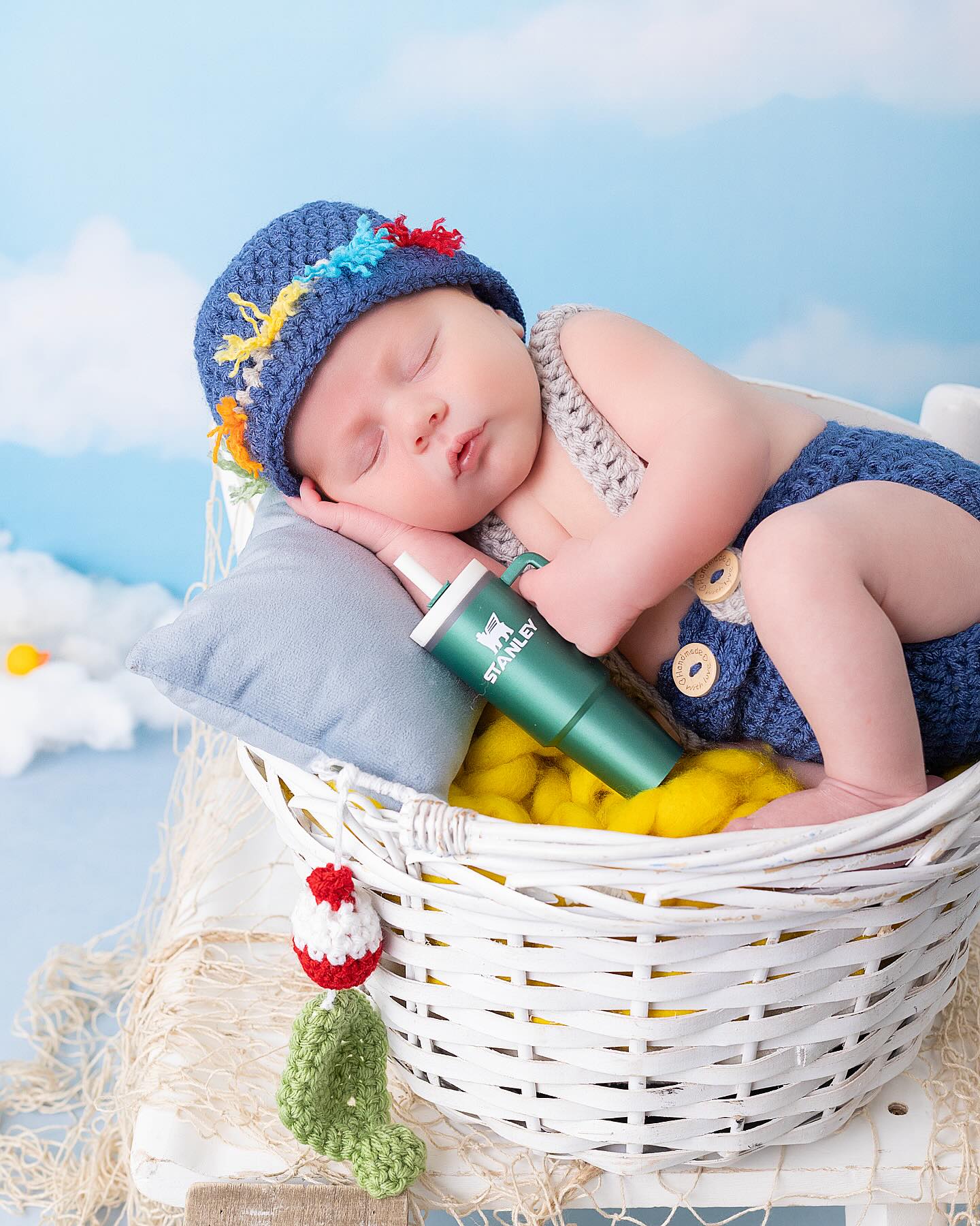 Beautiful Blue Sky and White Clouds Background for Newborn Photography NB-367