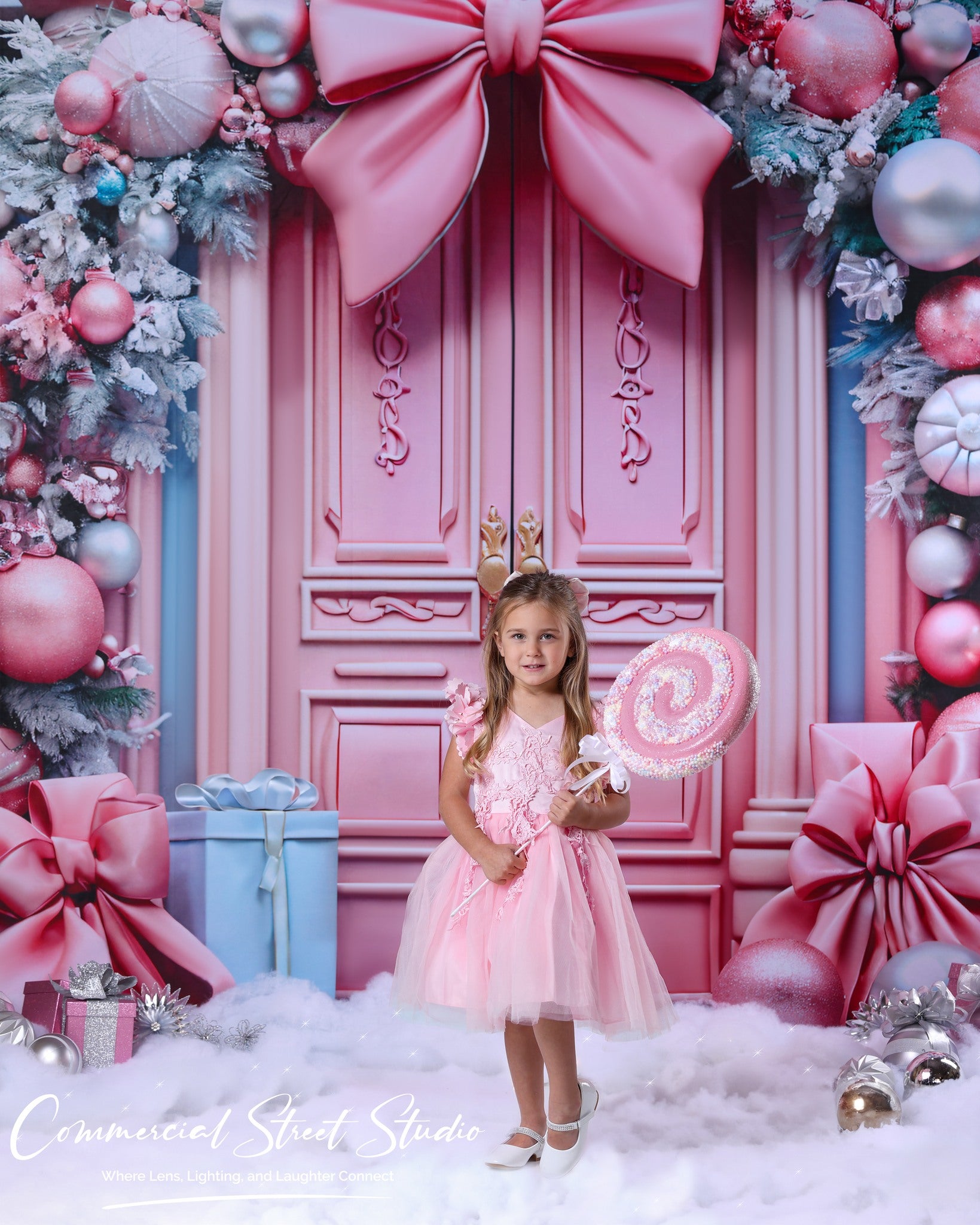 Pink Christmas Backdrop Pink Door Bow Garland Christmas Backdrop MRR9-70