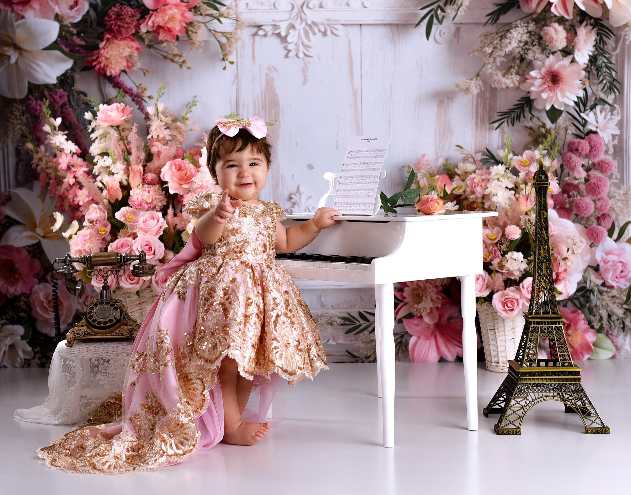 Vintage Backdrop Classic Frame Flower Garland Vintage Wall Backdrop MRR9-19